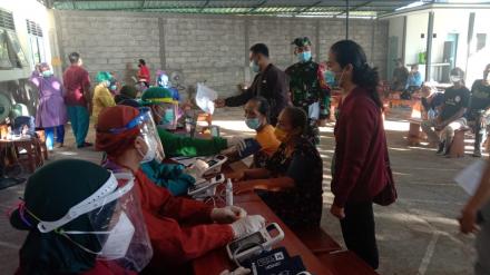 Vaksinasi Massal Tahap 1 Gelombang Kedua di Desa Banjar